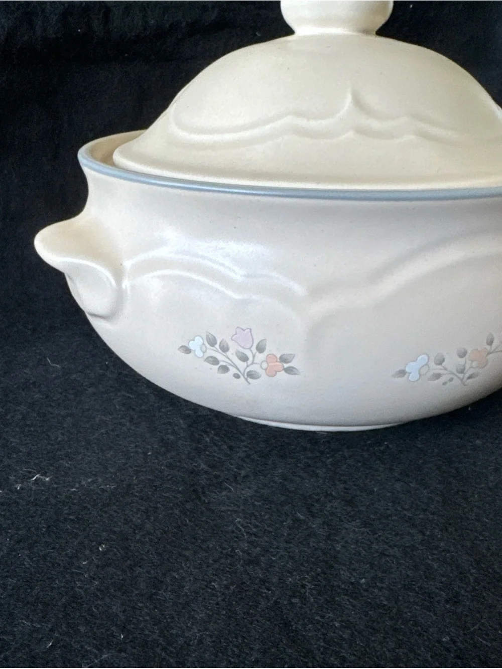 Vintage Pfaltzgraff Remembrance Casserole 2 QT Dish W/ Lid Stoneware Serve ware